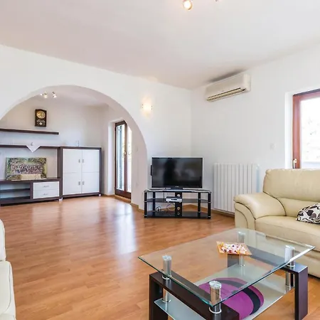 Amazing In With House Sea View